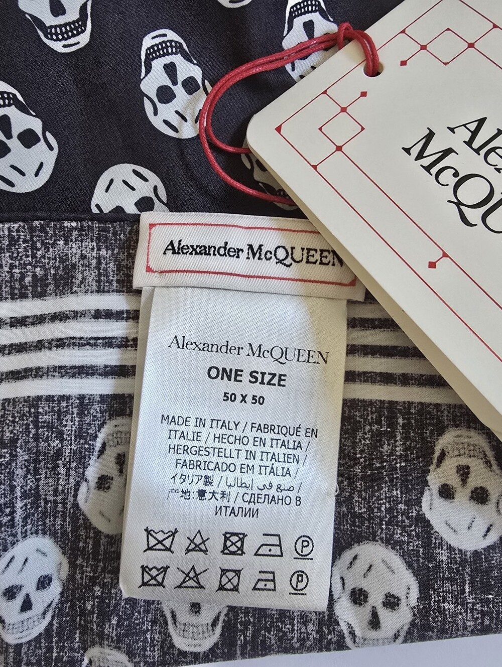 Alexander McQueen Small Bandana Scarf Black White - Picture 2 of 4
